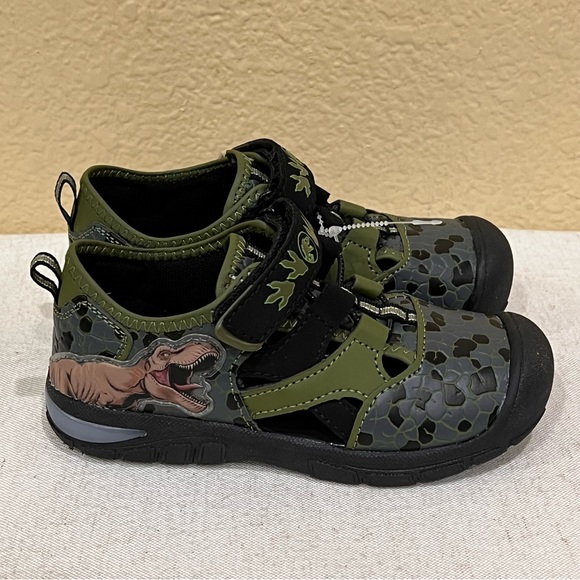 Jurassic World New Lighted Footwear Velcro Sandals by Universal Studios Size 12 - Picture 1 of 7